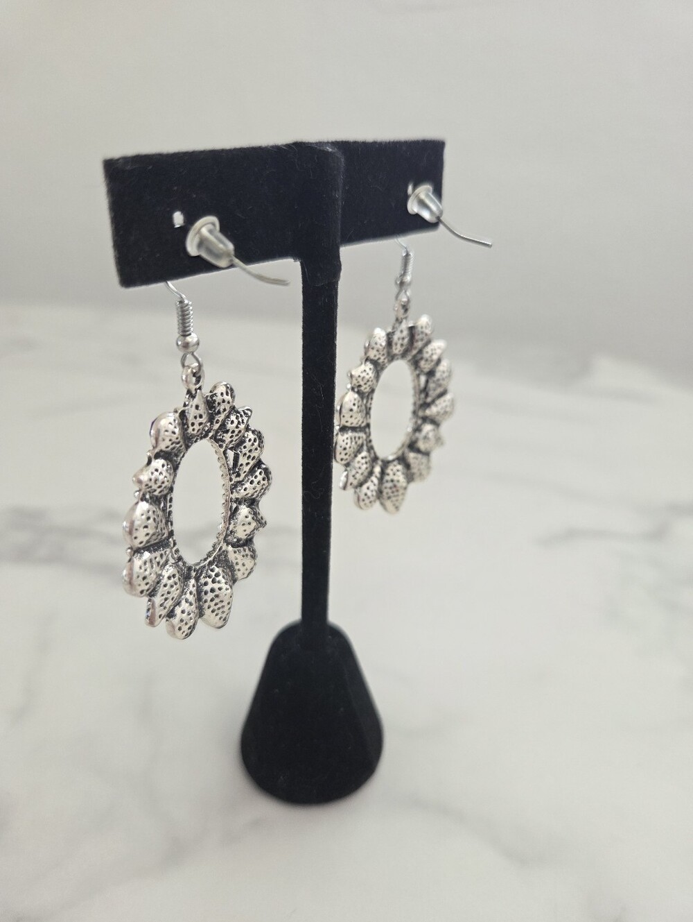 ​Paparazzi Purple Teardrop Bead Silver Oval Frame Dangle Earrings - Picture 9 of 12